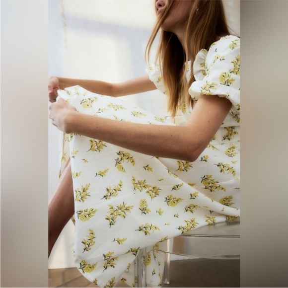 H&M Linen Cute Floral Dress - Picture 5 of 8